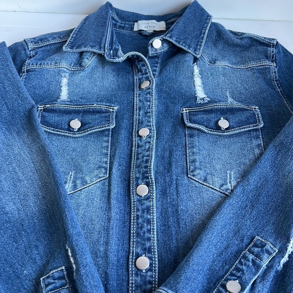 Love Tree Denim long sleeve button down distressed raw hem tunic shirt - Picture 16 of 16